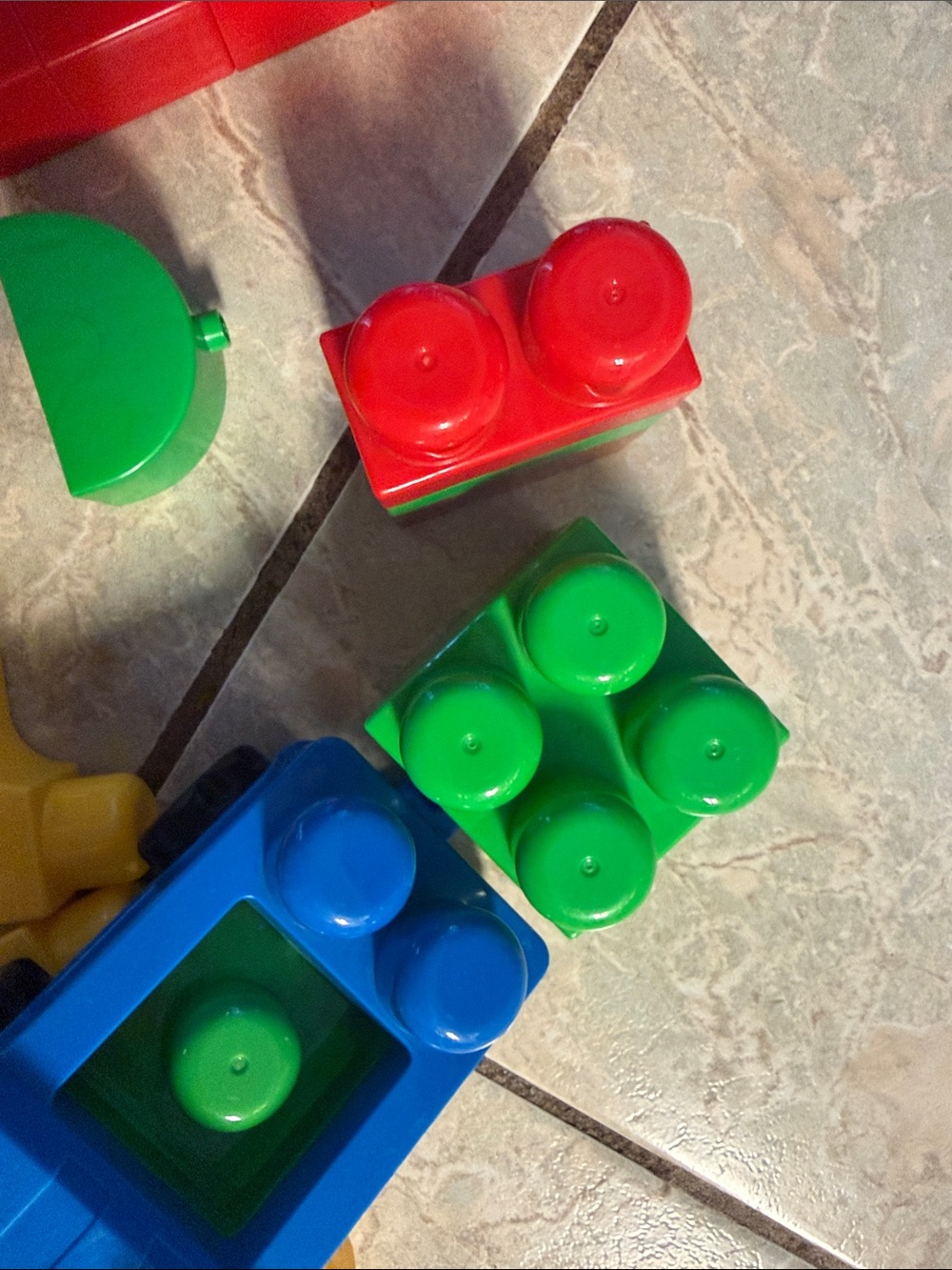 Classic Colorful Building Blocks Set with car - Picture 4 of 6